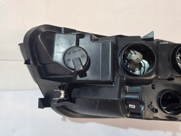 CUPRA Ajovalo purkauslamppu OEM 4G0941044M image 9