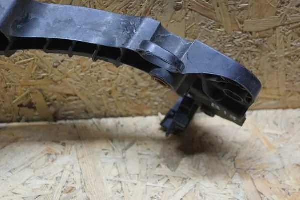 Support de phare avant droit VW Golf VI 5K0807572H image 6