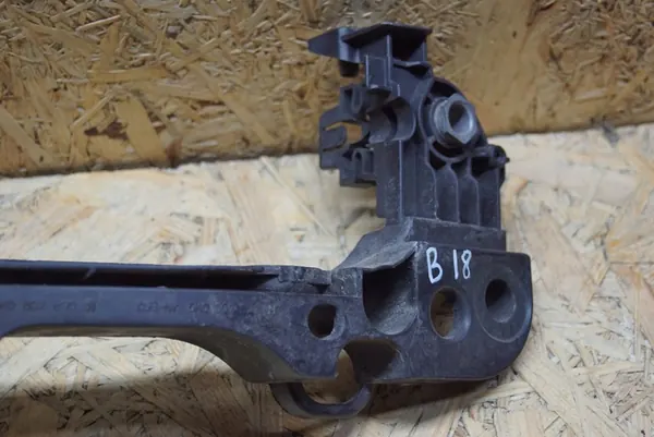 Support de phare avant droit VW Golf VI 5K0807572H image 7