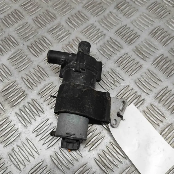 Mercedes-Benz Waterpomp A0018351164 image 2