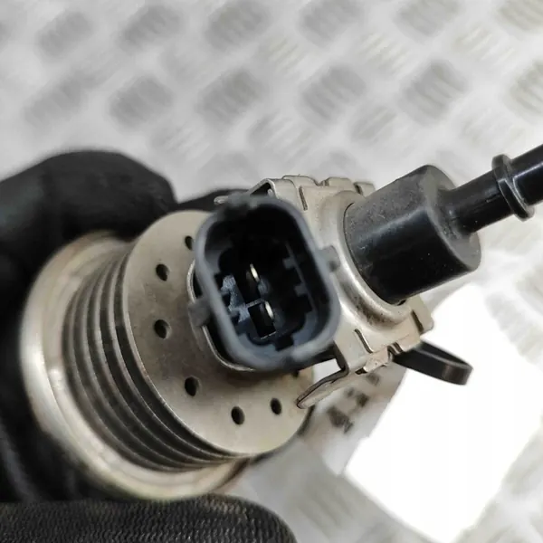 Audi AdBlue-injektor OEM 04440210343 - Begagnad image 5
