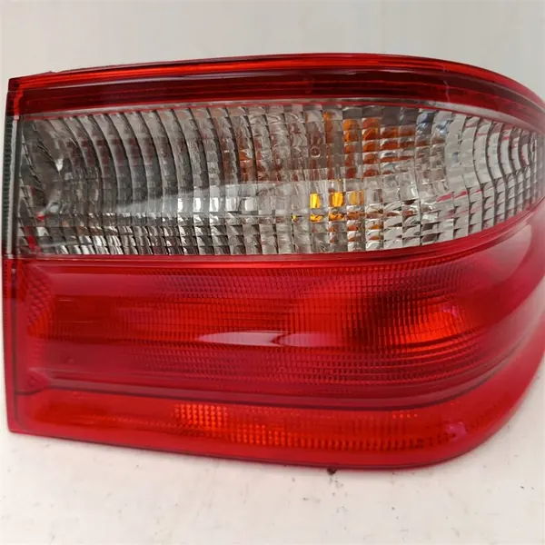 Rechter Achterlicht Mercedes E 210 W210 A2108203464 image 3