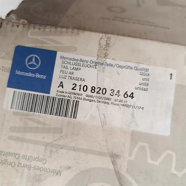 Rechter Achterlicht Mercedes E 210 W210 A2108203464 image 7