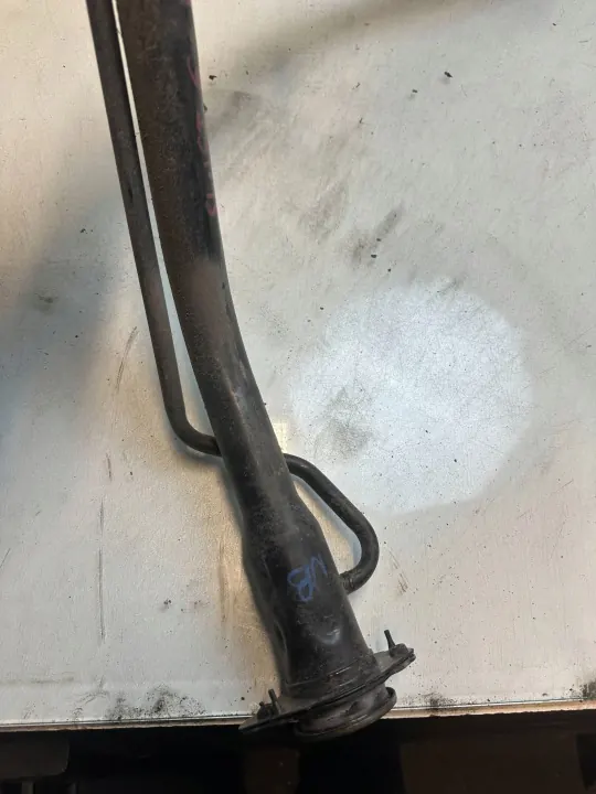 OEM 23451622 Bränslefyllningsrör för Suzuki Swift I 1.3 image 5