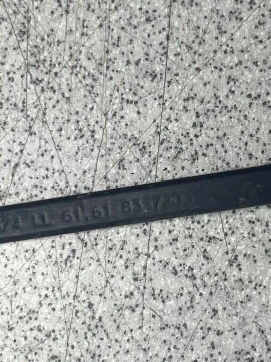 BMW 8337209 Framrutorhållare - Begagnat OEM image 3