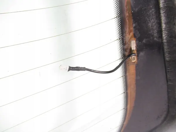 Vidro Traseiro OEM SZYBA TYLNA VW GOLF V HB image 3