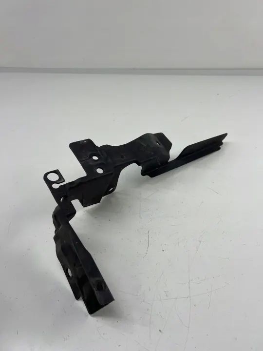 Jaguar F-Pace Kylarfästpanel OEM HK83001A05AC image 4
