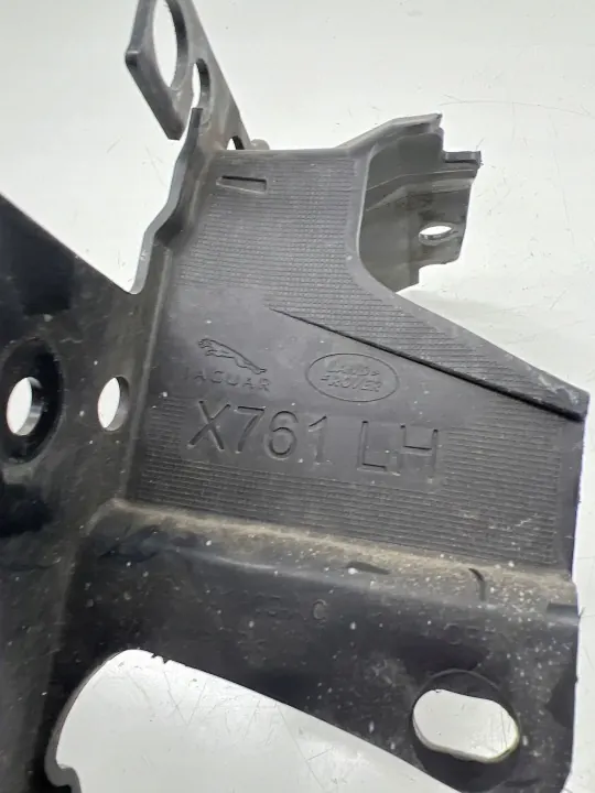 Jaguar F-Pace Kylarfästpanel OEM HK83001A05AC image 5