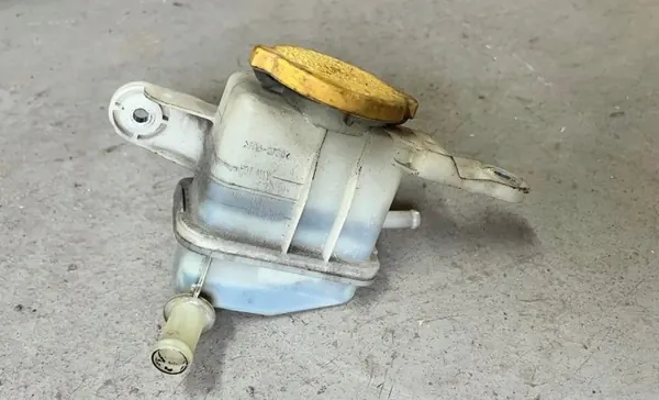 Réservoir direction assistée Subaru OEM 34630AG000 image 2