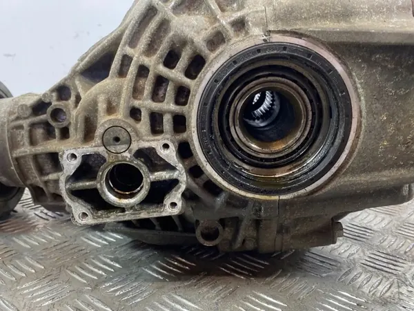 Jeep Bakaxel Differential OEM P68184737AB - Begagnad image 7
