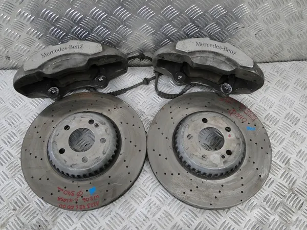 Voorremklauwen Mercedes C-Klasse W206 2.0CDI 340MM A2234210000 image 2