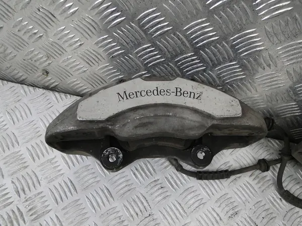 Voorremklauwen Mercedes C-Klasse W206 2.0CDI 340MM A2234210000 image 3