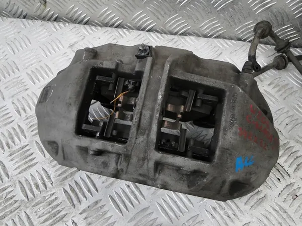 Voorremklauwen Mercedes C-Klasse W206 2.0CDI 340MM A2234210000 image 4