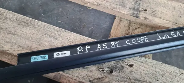 Joint de Porte Droit Audi A5/S5 8T OEM 8T0853284E image 5
