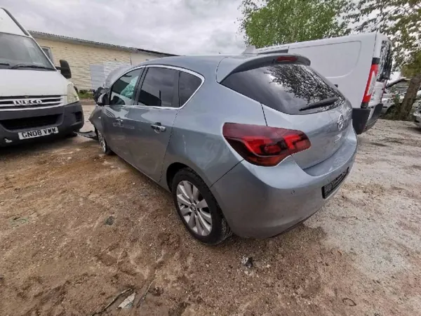Bomba de aceite OEM EIS-2670883 Opel Astra 2010 1.7L image 9