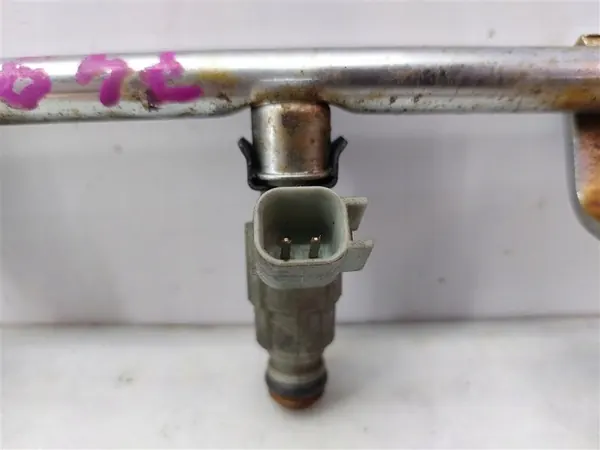 Rampe d'injecteurs Chrysler PT Cruiser 2000-2010 2.0 04891345AA image 2