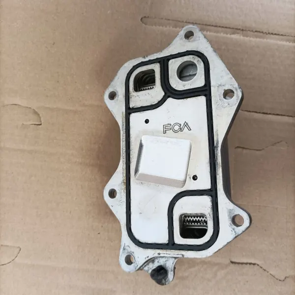 Jeep Wrangler JL Oliekoeler OEM 05048312AA - Gebruikt image 3