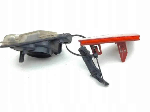 Lexus UX 2020 Heckstoßstangenleuchte OEM AMD195827 image 3