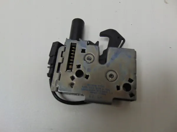 OEM 565823509A Verrou de Capot Groupe VAG - Partie Inférieure image 3