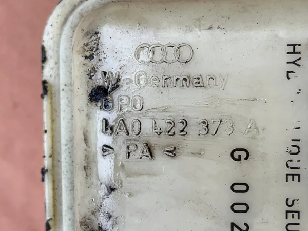 Réservoir direction assistée OEM 4A0422373A Audi image 3