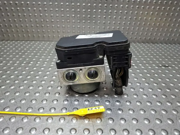 Pompe ABS OEM S25154872 pour Toyota Corolla image 3
