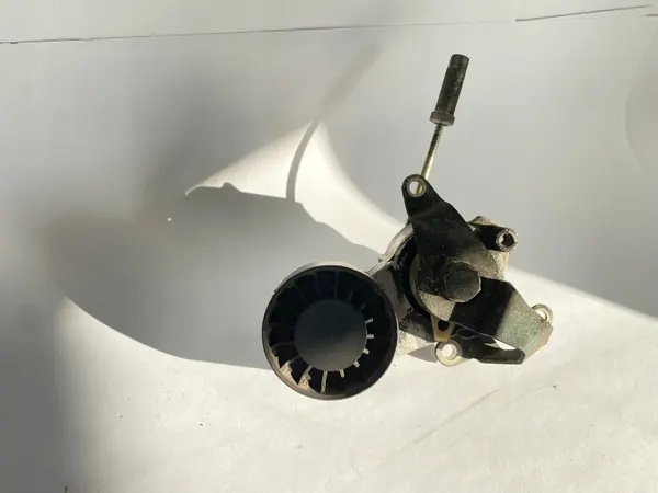 Tensor de Correa Mercedes OEM ŁAPA/SDV10628 - Usado image 5