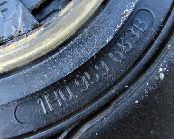 Volante VW Lupo OEM 1H0959653B - Usado image 5