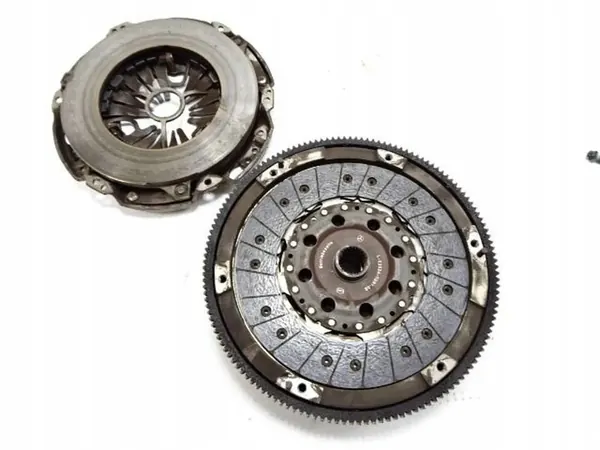 Kaksimassainen vauhtipyörä Mercedes W246 B-luokka 1.5 CDI OEM image 8