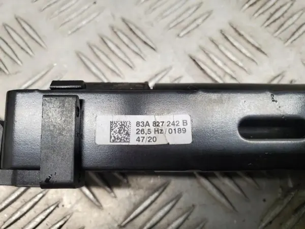 Contrapeso Audi Q3 83A OEM 83A827242B image 4