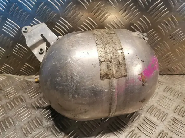 Mercedes-Benz E W211 Ilmasäiliö OEM 2113200115 image 2