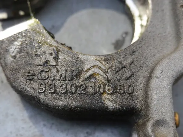 OEM 9830210680 Puoliakselin Tuki - Käytetty image 3
