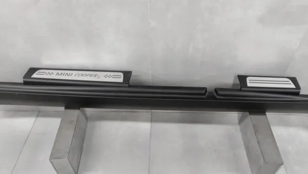 OEM 51779801887 Vasen kynnyssuoja Mini Countryman S image 3