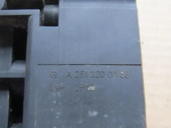 Klepblok verdeler OEM A2513200058 voor Mercedes image 3