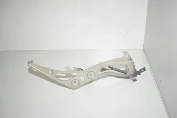 Support d'aile avant droit BMW F46 OEM 7297202 image 4