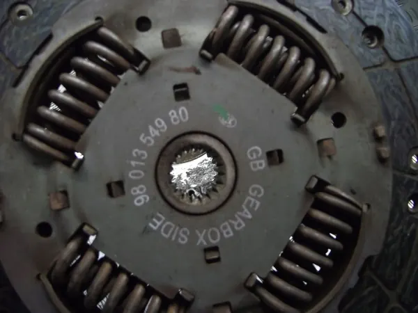 Kytkin Peugeot 208 1.6E-HDI image 4