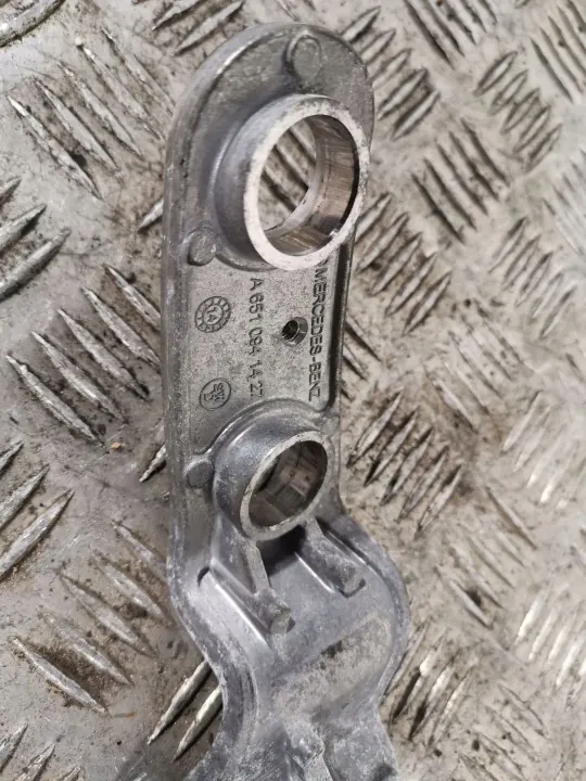 Infiniti Q50 Luftfilterhusfäste OEM FBZ14041 image 3