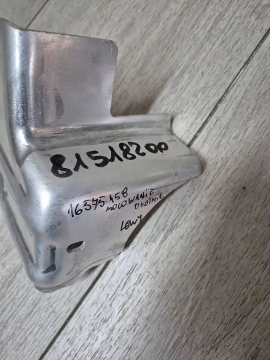 Ferrari 458 vänster stänkskärmsfäste OEM 81518200 image 3