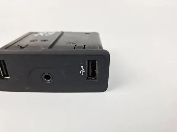 Renault USB-Anschluss OEM 280239853R - Gebraucht image 5