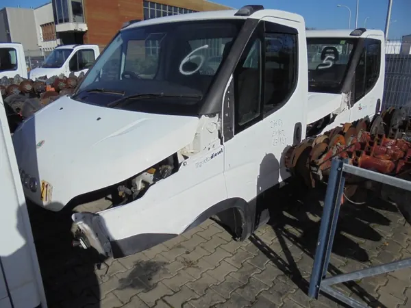 Cabine Iveco Daily 2014 OEM 0000000000 - Blanche image 2