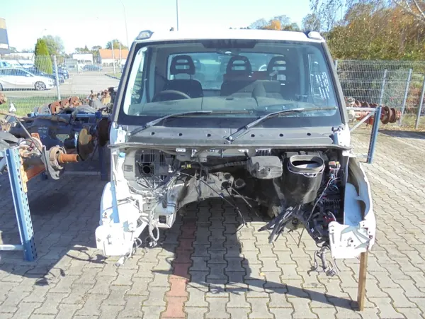 Cabine Iveco Daily 2014 OEM 0000000000 - Blanche image 4