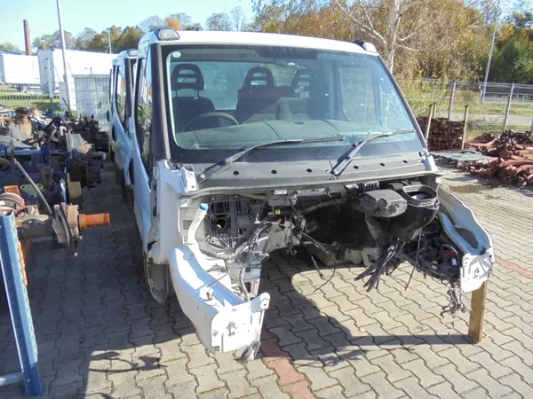 Cabine Iveco Daily 2014 OEM 0000000000 - Blanche image 5