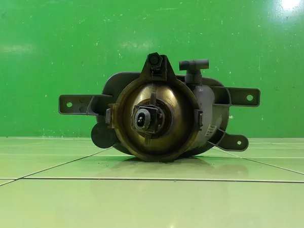 VOLVO XC90 I LIFT 2.4 D5 AUT 08 Farol Direito 31111183 image 3