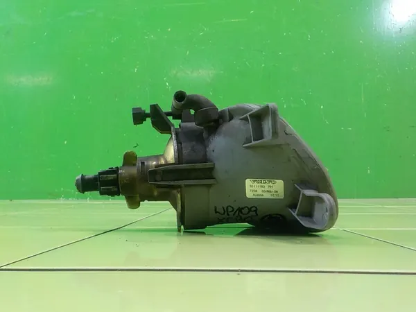 VOLVO XC90 I LIFT 2.4 D5 AUT 08 Farol Direito 31111183 image 4