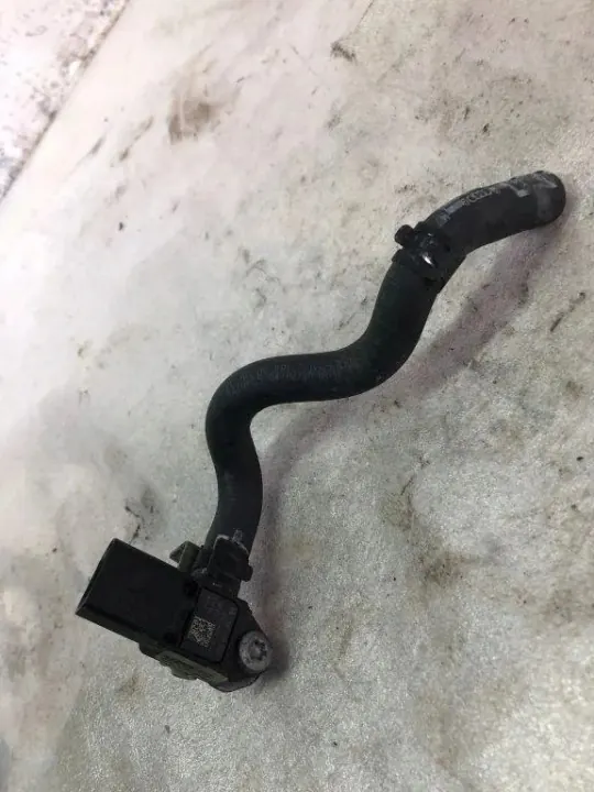 Capteur pression DPF OEM 04L906051J pour VW Touran 2.0L image 3