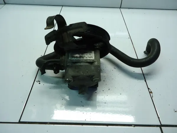 Bomba de direção assistida VOLVO S60 S80 2.4 D5 30665101 image 3