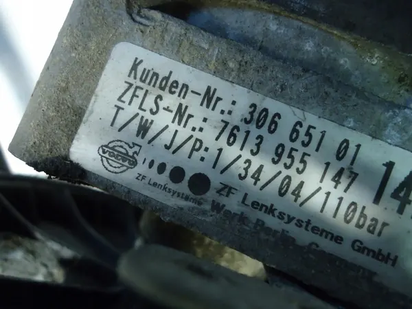 Bomba de direção assistida VOLVO S60 S80 2.4 D5 30665101 image 5