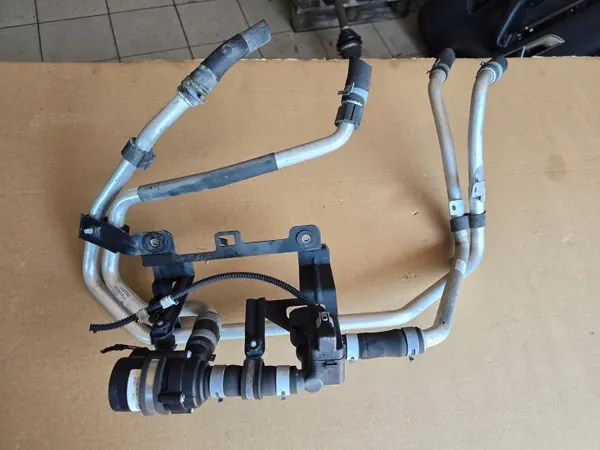 Webasto Vesipumpun Letku OEM 7P0819926C - Käytetty image 2