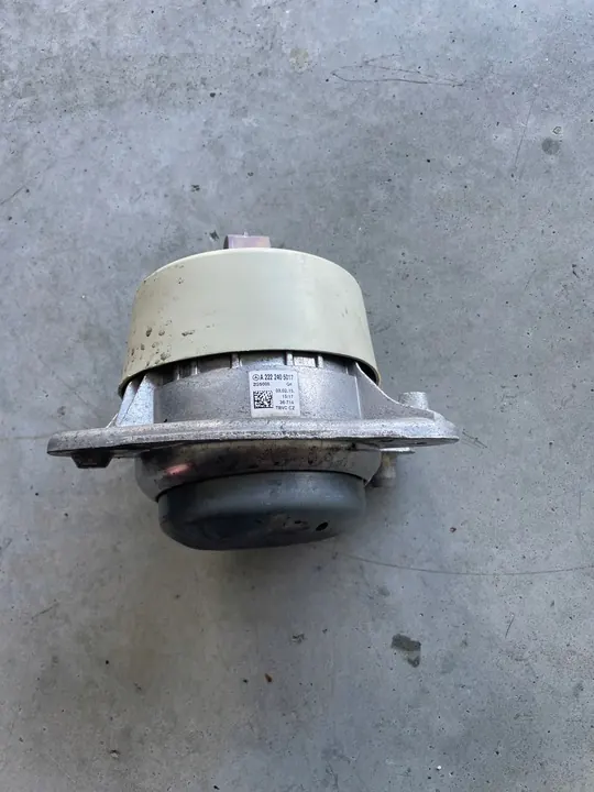 Mercedes-Benz S W222 Engine Mount Right A2222405017 image 3