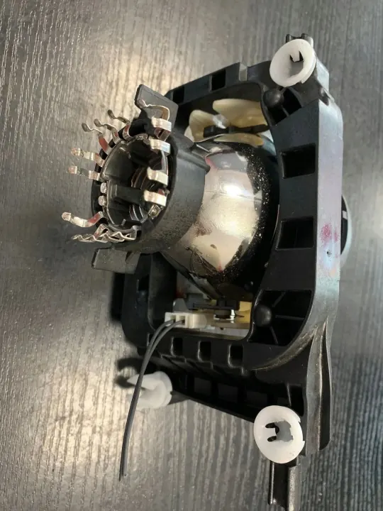 BMW Scheinwerferteil OEM 89380605 für 1er Reihe image 4