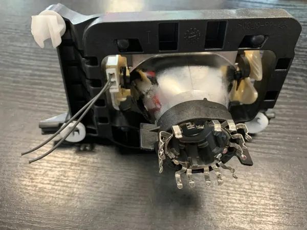 BMW Scheinwerferteil OEM 89380605 für 1er Reihe image 5
